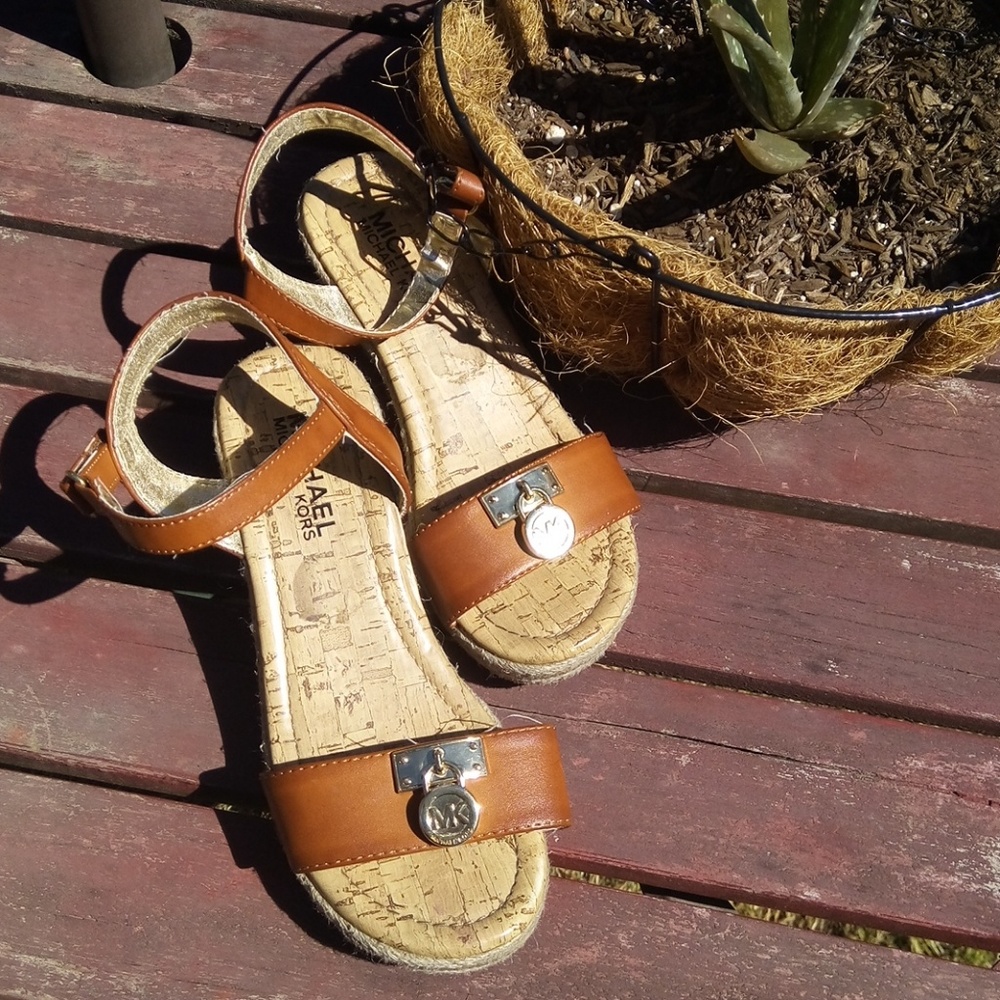 Michael Michael Kors Wedge Platform Sandals Sz 2 S